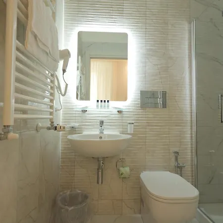 Hotel Garibaldi New Napoli
