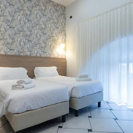 Garibaldi New Hotel