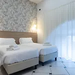 Garibaldi New Hotel