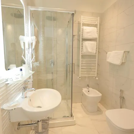 Garibaldi New Hotel 3*