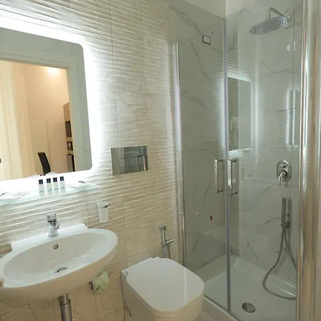 Garibaldi New 3* Neapol